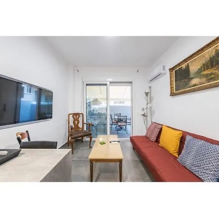 Koukaki's Backyard Apartamento