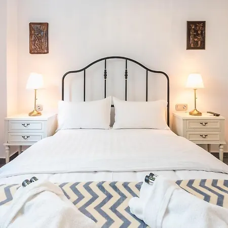 Koukaki's Backyard Apartamento Atenas