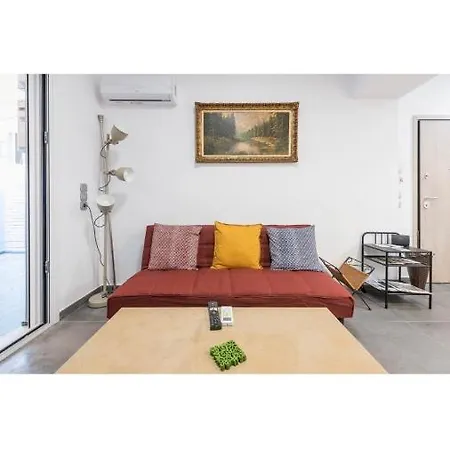 Koukaki's Backyard Apartment Athens