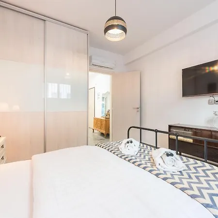Koukaki's Backyard Apartamento Atenas
